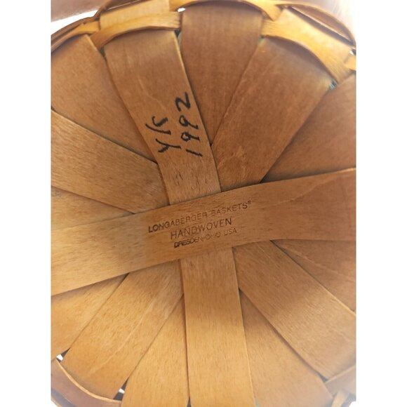 Longaberger Baskets - Handwoven Small Top Handle basket with Checkere Liner 1992 - Picture 4 of 5